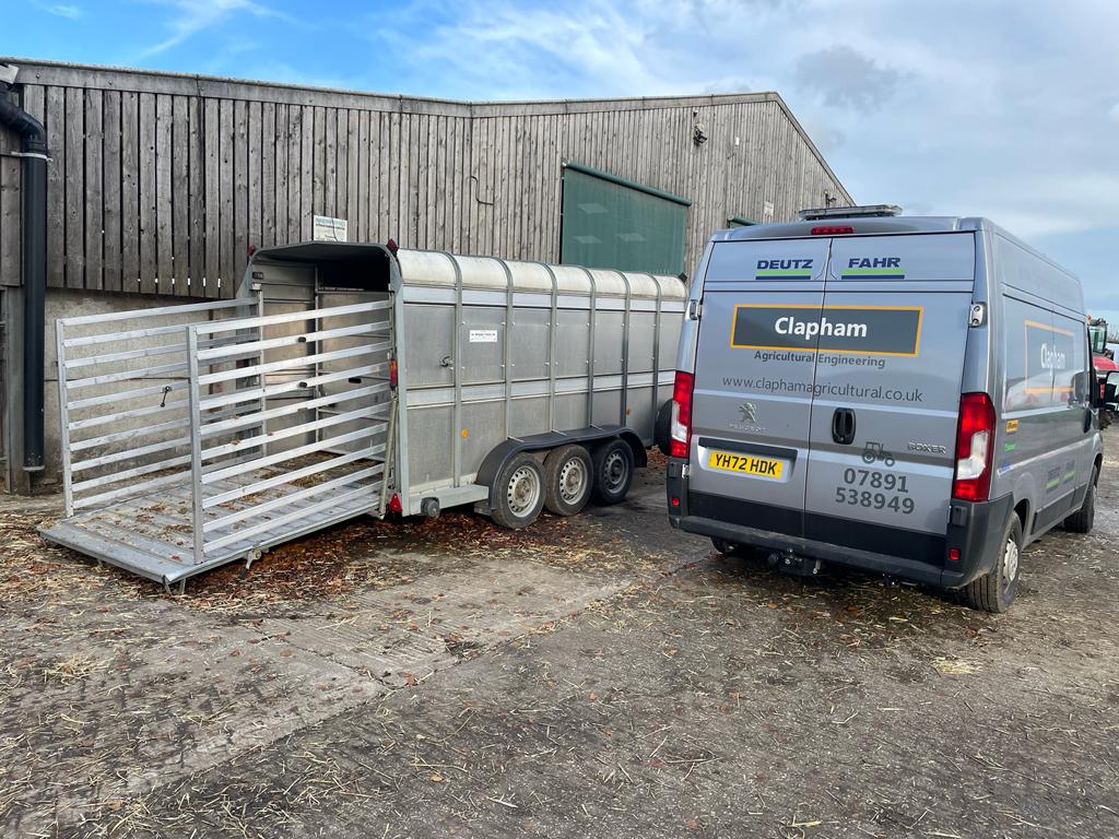 ClaphamAgricul1's tweet image. Cattle trailer service and inspection with 1x new brake shoes supplied and fitted for @Coley Herefords 

#ClaphamAg #TrailerService #Suppliedandfitted #agriculturalengineer #repairman