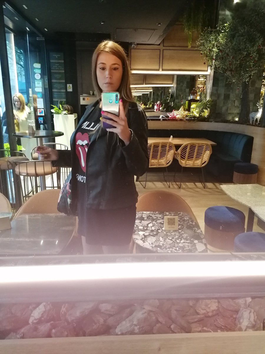 missyhard88's tweet photo. Hoy nos vamos de visita a la @La_SER de entrevista!! 
@AquiCatalunya

Acompañada de con mi frgirl_girl_cold 
💙💙Vamos a hacer crecer el simracimg💙💙

@FanaticVirtual
@RacingFusion
@Communityfrgirl
@Lligaesportscat
#simracer #gaming #gamer #simracing #missyhard88 #acc #f1 #gt7 https://t.co/y9yU30vQsu