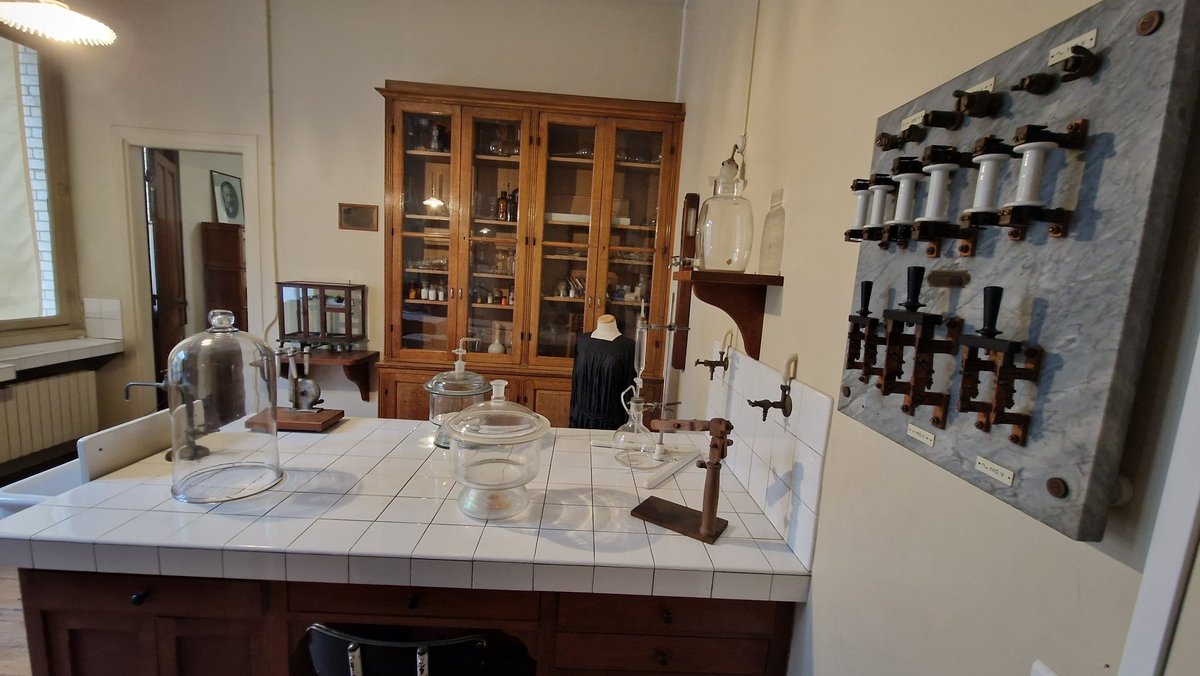 _letraqueur_'s tweet image. Ici, son laboratoire !