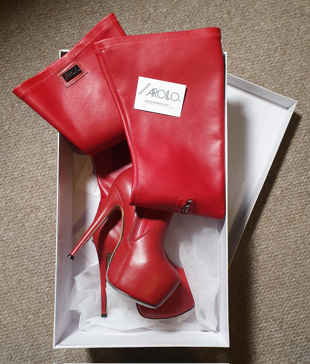wicked_heels's tweet photo. So, the latest pair of boots arrived yesterday....looking forward to shooting with these soon. I wonder who will be first to wear them ?
#RedBoots #RednotDead https://t.co/1vNK3t7JuU