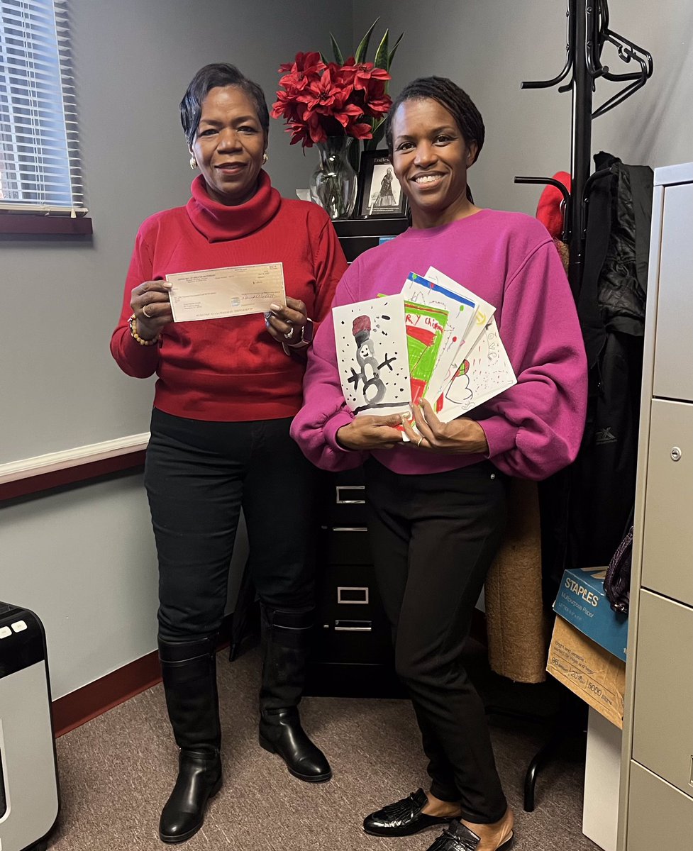 UnitedWayofGW's tweet photo. Grace Baptist Church received $1,200 to support their food pantry for Seniors. The $ will provide a bag of fresh produce/healthy option to go with their weekly food box. Each box will include an uplifting card from a United Way UPSTARTER. (#HaveADirectEffect #UPSTARTERS https://t.co/q0w5fwHinv