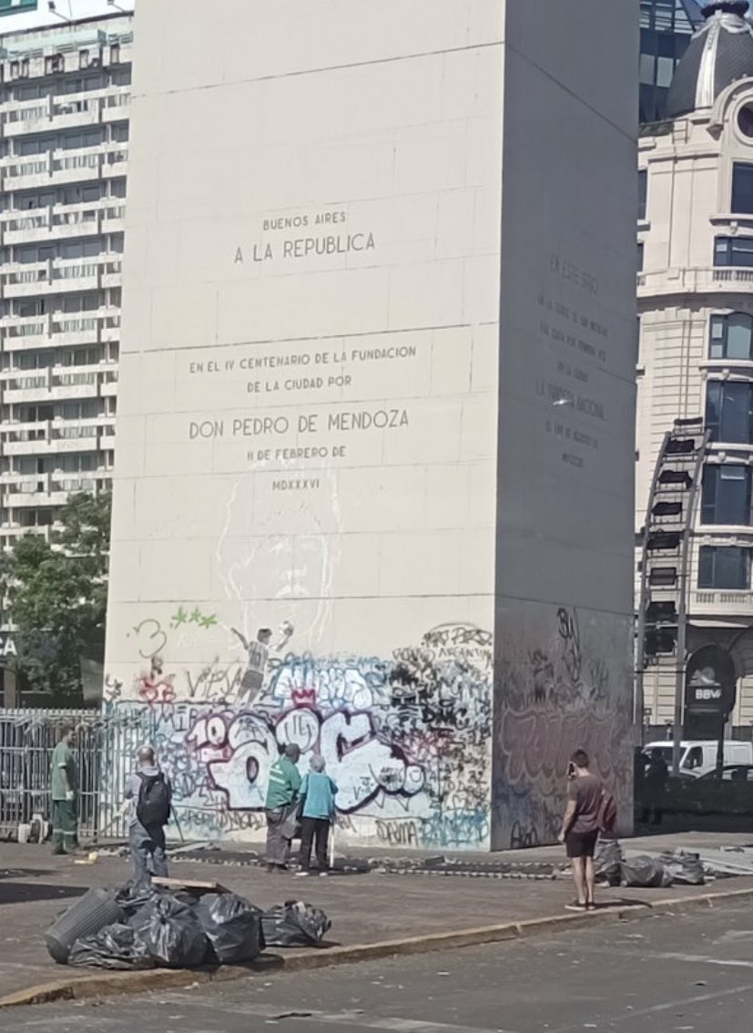vsubius's tweet image. [Propuesta] Dejar grabado en el Obelisco hitos de nuestro pais empezando por este mundial. Siempre conservando la tipografia y estilo pre-existente.