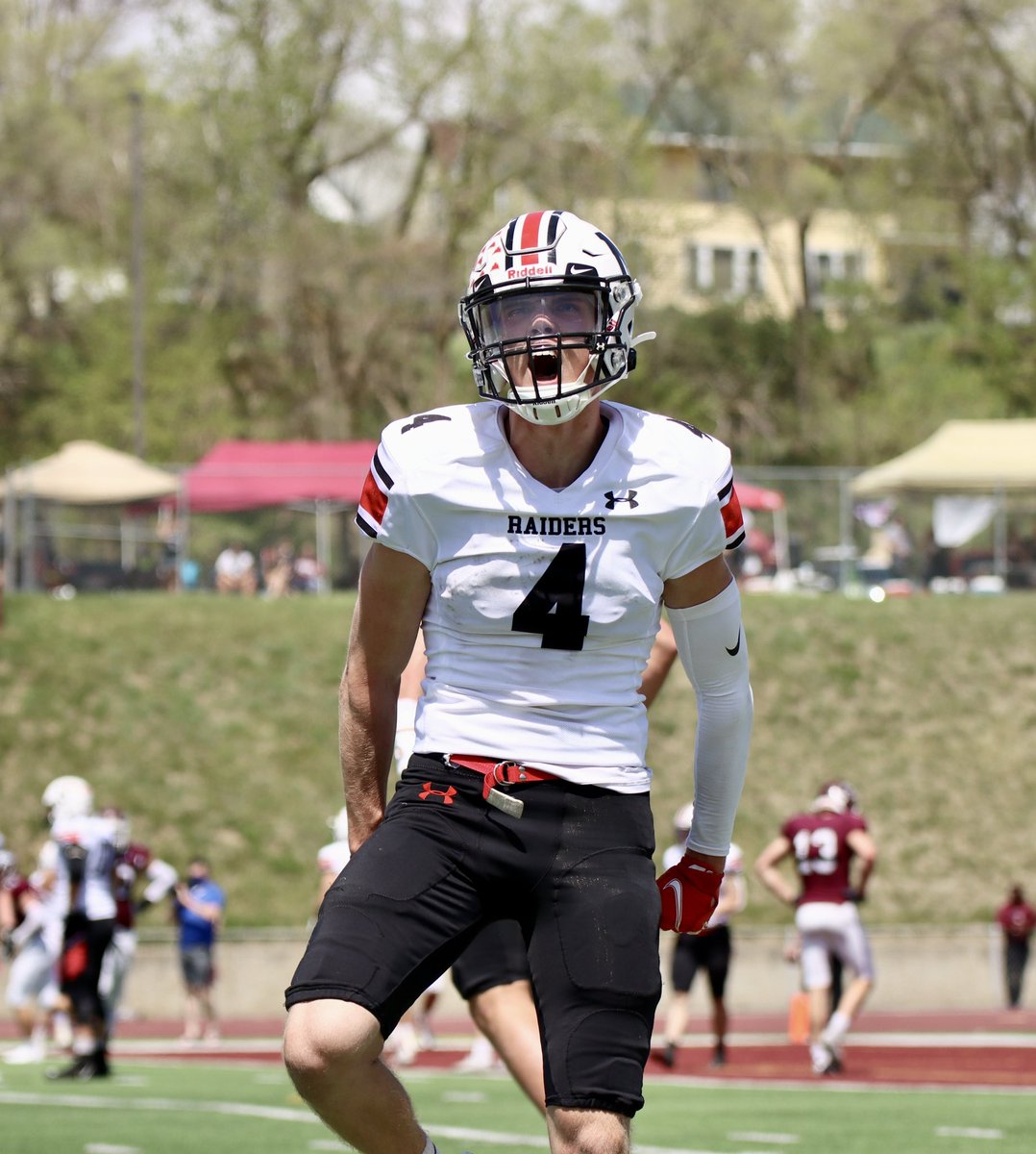 Needed to give this guy a shoutout too on being an All-American. Totally EARNED. Simply said - This guy does some of the coolest stuff I’ve ever seen on a football field…

Also produces some of the coldest pics of all time ❄️😂 #CantGuardMike <a href="/Michael_Storey4/">Michael Storey</a>