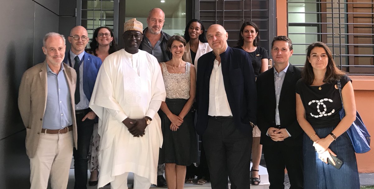 Université Rose Dieng France-Sénégal (Ex CFS) (@universiterdfs) on Twitter photo 🇫🇷🇸🇳Le #CFS a eu le plaisir d'accueillir Xavier Romatet, DG de @IfmParis, <a href="/PascalMorand/">Pascal Morand</a> PR de la <a href="/FHCM/">Fédération de la Haute Couture et de la Mode</a>, Louis Dreyfus PR du Directoire du groupe <a href="/lemondefr/">Le Monde</a>, Tatiana Marchal-Cornaz Directrice de Projets chez <a href="/CHANEL/">CHANEL</a> et <a href="/LarozeAdrien/">Adrien Laroze</a> Consultant chez 19M-CHANEL #Collab #Partenariat 🇫🇷🇸🇳Le #CFS a eu le plaisir d'accueillir Xavier Romatet, DG de @IfmParis, <a href="/PascalMorand/">Pascal Morand</a> PR de la <a href="/FHCM/">Fédération de la Haute Couture et de la Mode</a>, Louis Dreyfus PR du Directoire du groupe <a href="/lemondefr/">Le Monde</a>, Tatiana Marchal-Cornaz Directrice de Projets chez <a href="/CHANEL/">CHANEL</a> et <a href="/LarozeAdrien/">Adrien Laroze</a> Consultant chez 19M-CHANEL #Collab #Partenariat