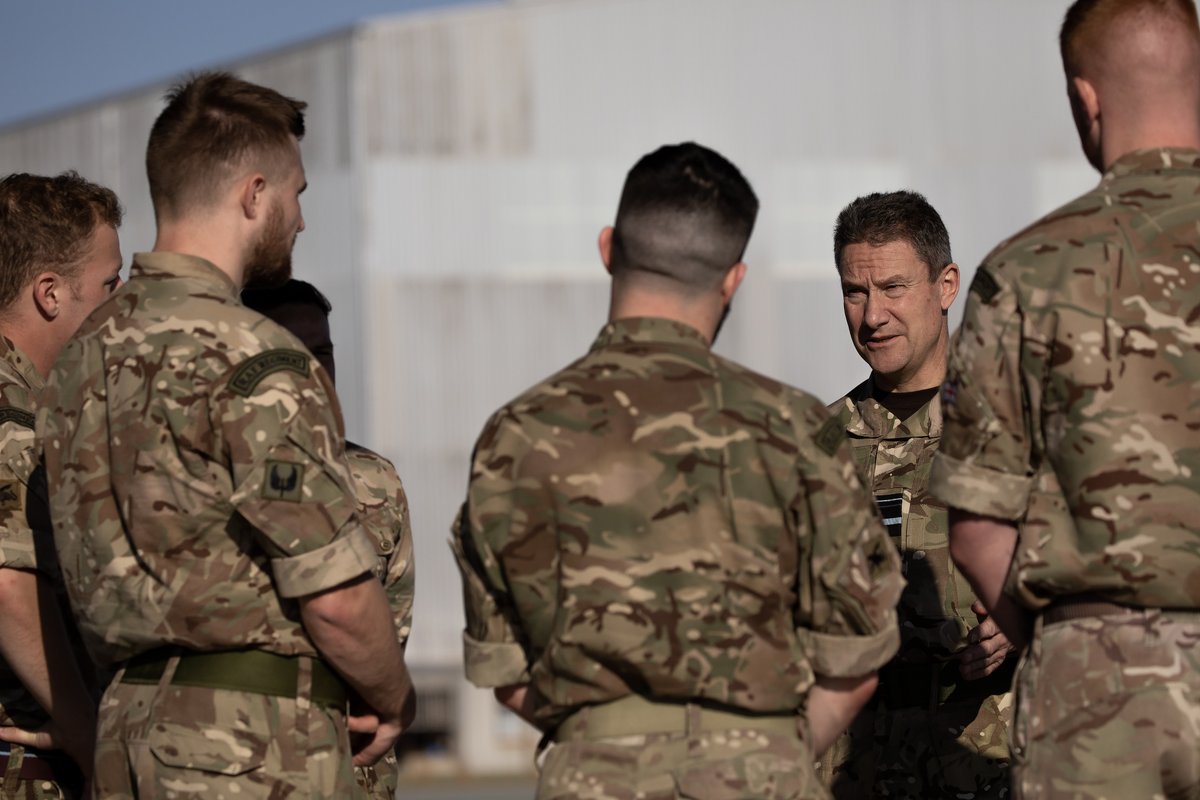 RAFMiddleEast's tweet photo. During a visit to @RAF_Akrotiri meeting personnel deployed on the Resident Field Squadron, Commandant General to the @RAF_Regiment, AVM Smeath @MickSmeathUK joined CO #903EAW, Wg Cdr Eastlake visiting RAF Regiment Gunners supporting Air Operations in the Middle East. https://t.co/2oDk5KFdgi