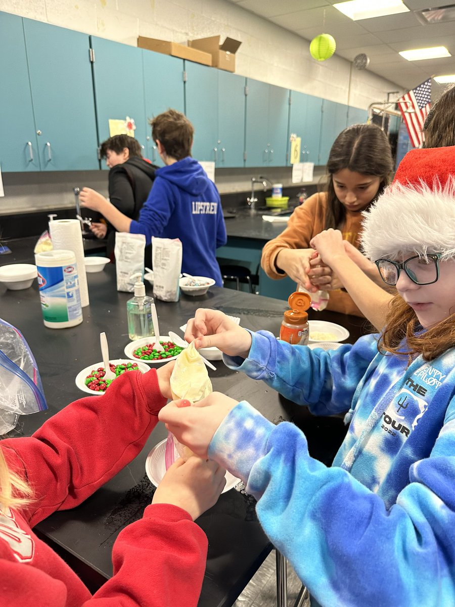 JillAlessandro's tweet photo. @RMS6th We enjoyed making ice cream today to determine whether it was a physical or chemical change! https://t.co/Ks7HGuDFIF
