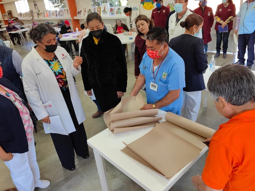 ZoraydaRoblesB's tweet photo. Estamos visitando de nueva cuenta el Hospital Villa Ocaranza, nuestro compromiso es mejorar este centro que estaba en el olvido, la salud mental es parte fundamental y nuestro compromiso es mejorar las condiciones de vida siguiendo la indicación del gobernador @juliomenchaca_ https://t.co/cE2Rvi4QyS