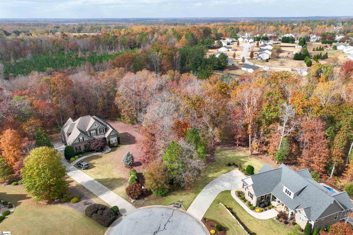 BHHSCDanJoyner's tweet photo. Rebecca Cox would love to show you the #listing at 20 Bayboro Way #Simpsonville #SC  #realestate https://t.co/wZliMjn9Zy https://t.co/T5VAyQMDa5