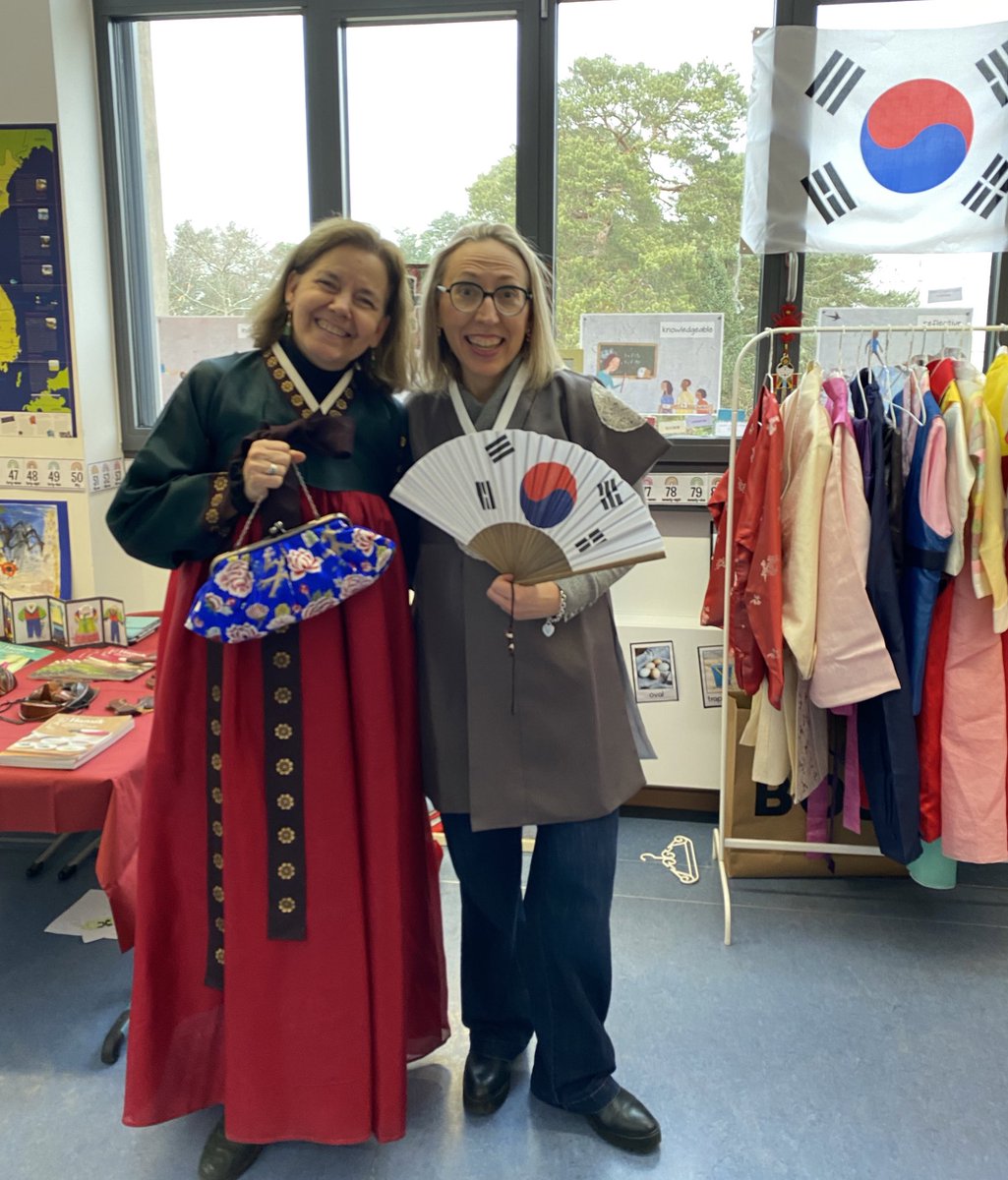 BQDressler's tweet photo. Today was THE BEST DAY @BBISofficial w/the return of The Culture Rooms in the Primary School. Parents, students, teachers learning together about the cultures, languages, identities of our school community. 14 cultures represented #inclusive #active Thank you @tokende 🙏🏼❤️ https://t.co/stZyAPexz7