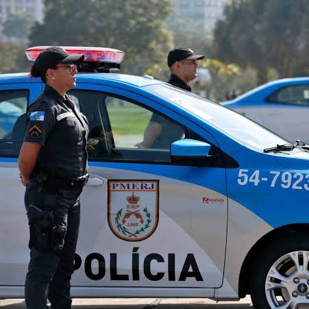choquei's tweet photo. 🚨BRASIL: PM do Rio de Janeiro vai usar armamentos não letais para patrulhamento a partir de 2023. https://t.co/MgTX06eNRC