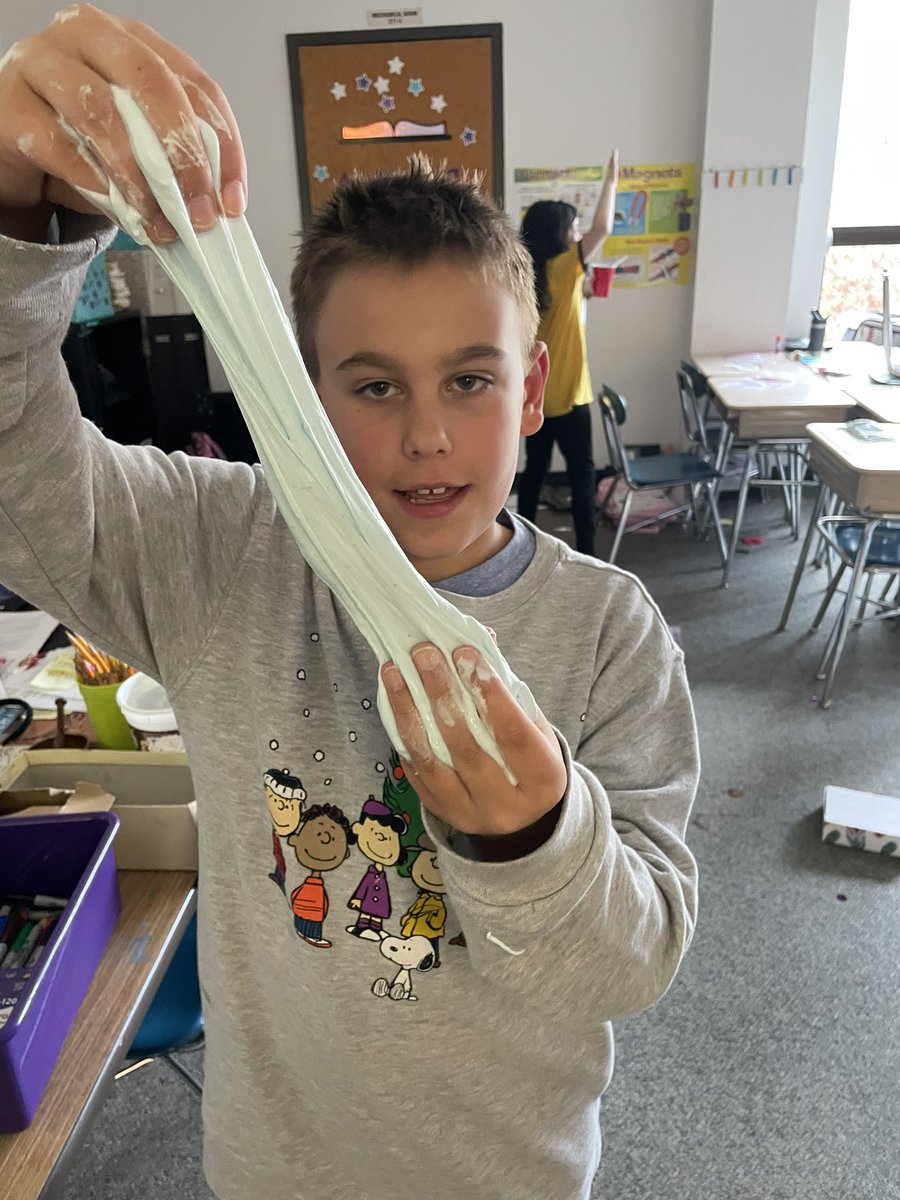 ReidsReaders's tweet photo. Compliment card slime party! #wesstrong @WendellMagnetES https://t.co/Q7MbFphuUl