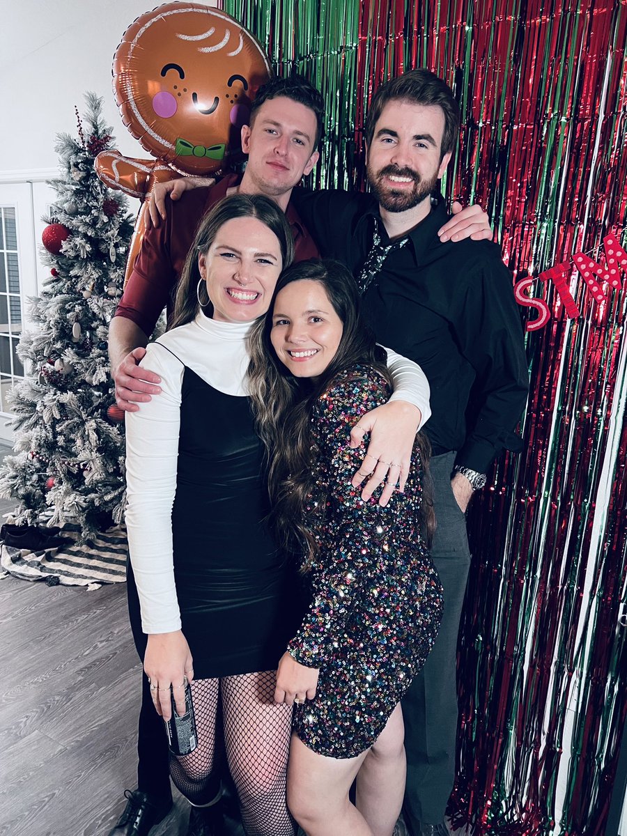 iamtaybro's tweet photo. •happy holidays bbs• https://t.co/RTj8JiOhZ2