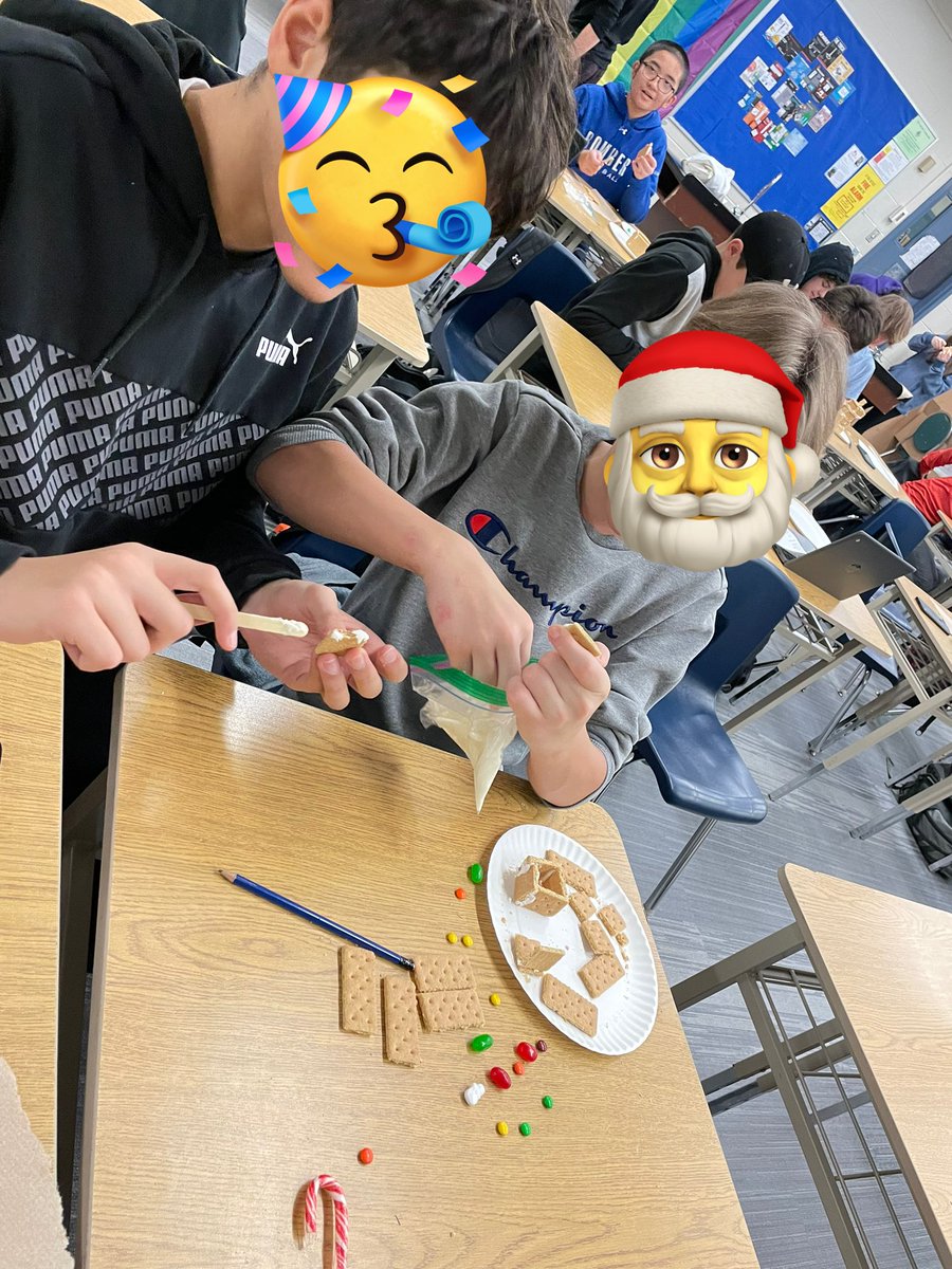 STEM_Saunders's tweet photo. Some holiday festivities @STEM_Saunders combining financial literacy and tech design! Students budgeted $$$ to buy materials to build the most aesthetic gingerbread house with the greatest square footage ❄️🎁🎄#STEMeducation https://t.co/ZoNrbJBA4B