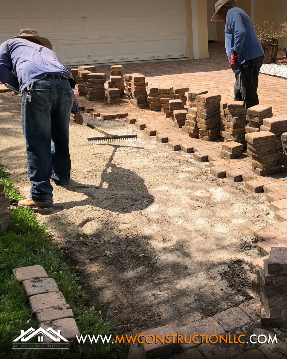 _MWconstruction's tweet photo. We are in the process of installing a paver floor. This driveway will be ready coming soon.💥✨ 👉 Contact us 📲 (786) 580.8826
#inconstruction #comingsoon #driveway #constructionworker #renovationproject #westpalmbeachconstruction #pavers #floridalife #remodelationmiami https://t.co/qxShNSDXPI