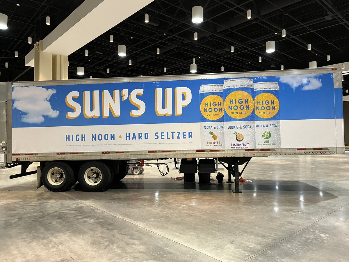 Jeremy4hand's tweet photo. This looks like a truck for @stoolpresidente! https://t.co/Gs4AhIjiF9