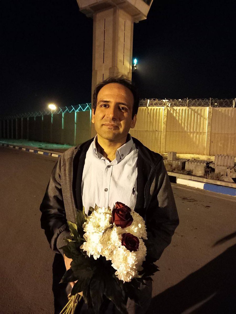 ZiaNabavi1's tweet photo. #مجید_توکلی دانش‌آموخته‌ی دانشگاه امیرکبیر، امشب ۲۸ آذر بعد از حدود سه ماه بازداشت با قرار وثیقه آزاد شد. https://t.co/szVfQI1NCh