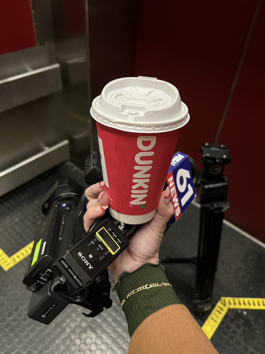 EmmaWulfhorst's tweet photo. Grip strength only women and MMJs understand ๐ #thatnewslife #MMJ #toomanythings https://t.co/VRYSLqjwmW
