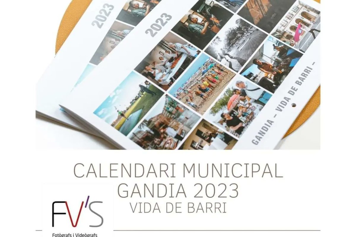 El somriure de Maria a la barca triant de la xarxa és el més rebonic que podria ensenyar. Calendaris de l'ajuntament 2023.
l'associació de fotògrafs i videògrafs professionals de la Safor (FV'S) ho hem fet amb molta estima. Espere que el ratlleu amb dates plenes de felicitat!