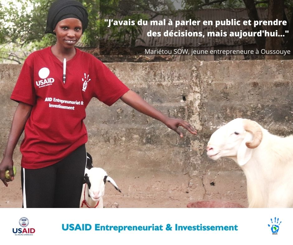 DECLICsud's tweet photo. A 26 ans, Marietou a décidé d’arrêter les études après trois tentatives au bac. Elle n’a pas pu suivre sa formation voulue en agroalimentaire faute de moyens. Elle a rejoint sa mère dans la vente de poisson au marché d’Oussouye afin d'économiser de l’argent. Mariétou s’est aussi https://t.co/cHhFfqbZFG