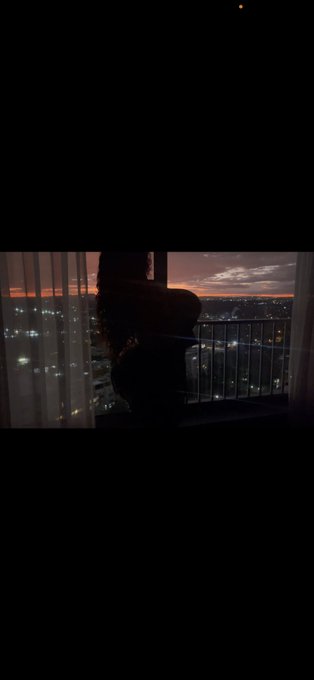 Sunsets and slow dancing in 3,2,1  https://t.co/FxqjV3ORLX https://t.co/L1VXbM8yjD<a href="/tag/nickiminaj"class="tags"><span>#nickiminaj</span></a><a href="/tag/nicki"class="tags"><span>#nicki</span></a>