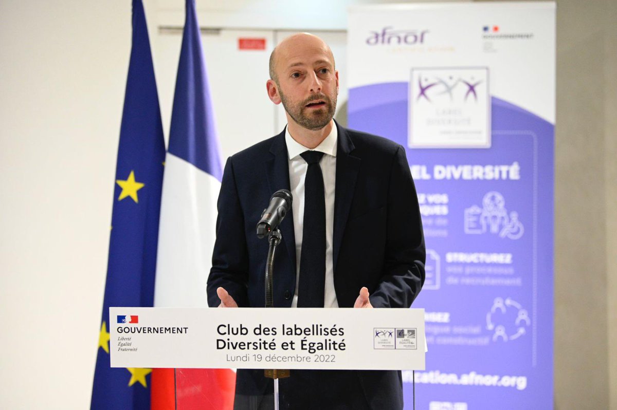 StanGuerini's tweet image. Les enjeux de diversité &amp;amp; d’égalité sont des priorités pour la fonction publique. Très heureux de remettre les labels Égalité et Diversité à @education_gouv et @Armees_Gouv, à l’occasion de la réunion du Club des labellisés d’@AFNOR, aux côtés d'@RomeIsabelle et @olivierdussopt.