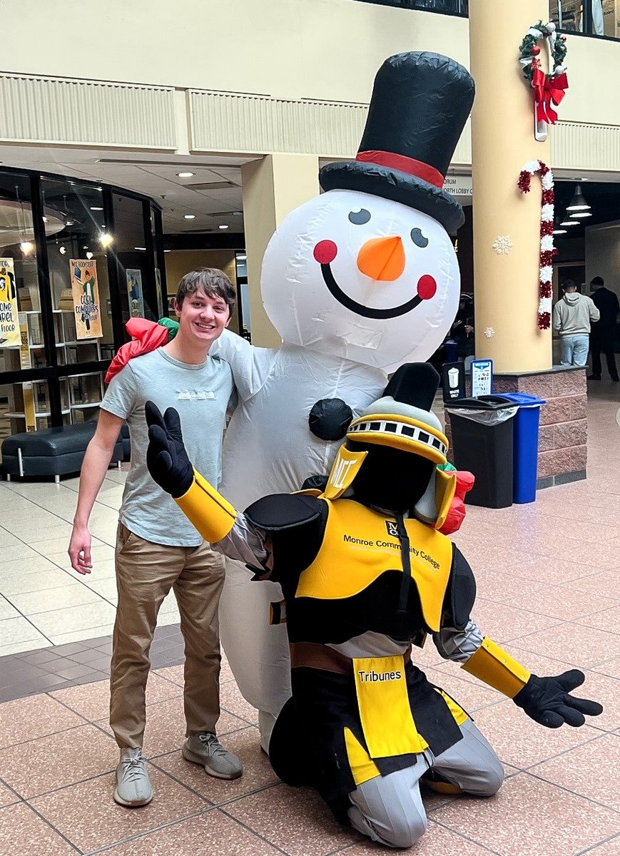 MonroeCC's tweet photo. Finals week is here! We all have your back!

#InspireEveryDay #Students #Education #RochesterNY #MCC #College #MonroeCC https://t.co/AK1az14V3L