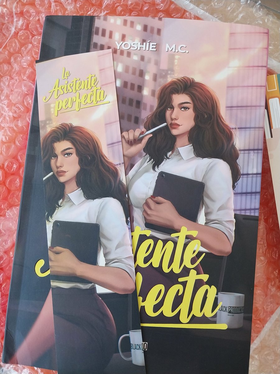Julianacolom123's tweet photo. Ahhh pero hace poco me llegó esta belleza tmb, me quedé sin estreno, pero SON LIBROS!!!
#laasistenteperfecta
@CYossm https://t.co/FDkJzchfGF
