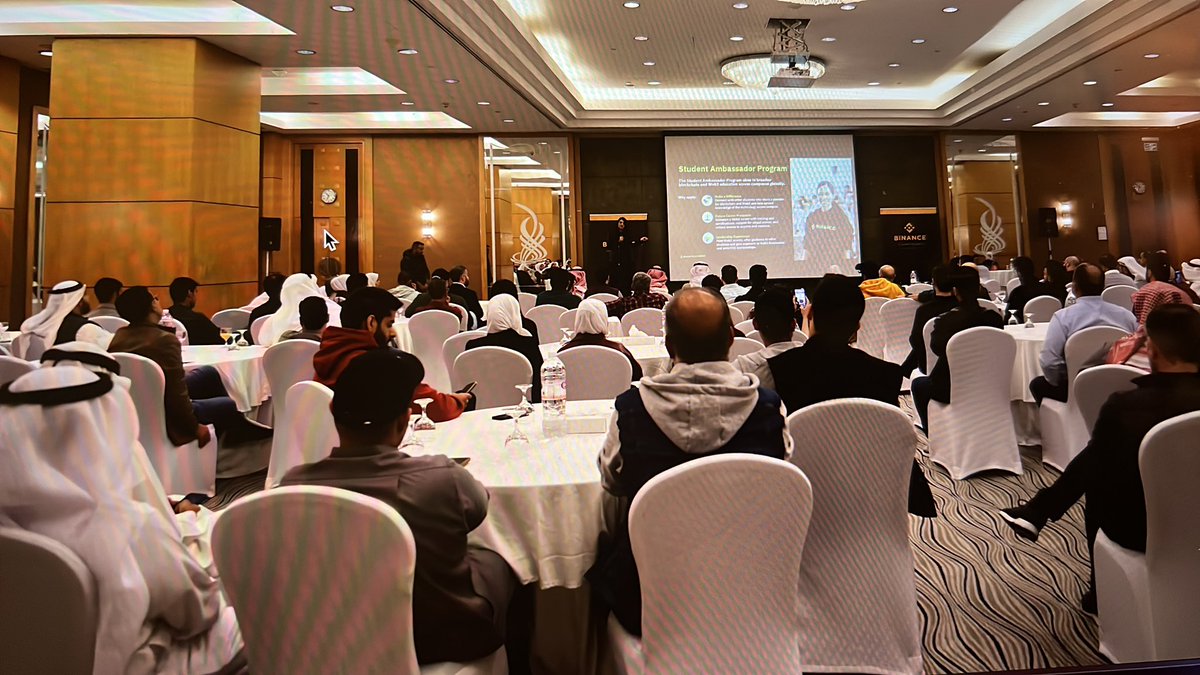 Bayan_alsayed88's tweet photo. Thank you to the Kuwaiti #Binance community for being so hospitable! We had a blast! #BinanceMeetupKuwait 🚀 🌙 https://t.co/qxVbuMXpwT