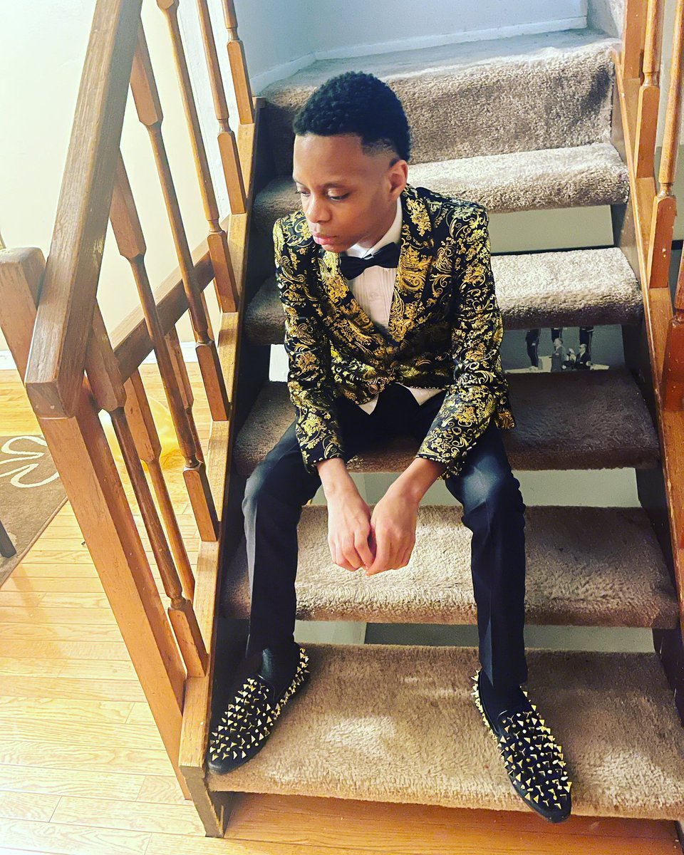 joycefulsound's tweet photo. Son-Son was giving R&B throwback vibes #homecoming #wmms #pgcounty #pantherpride #tag #blackout #stuntin #raisingkings #babyboy #Shoes #heclean https://t.co/qjMk7REbEW