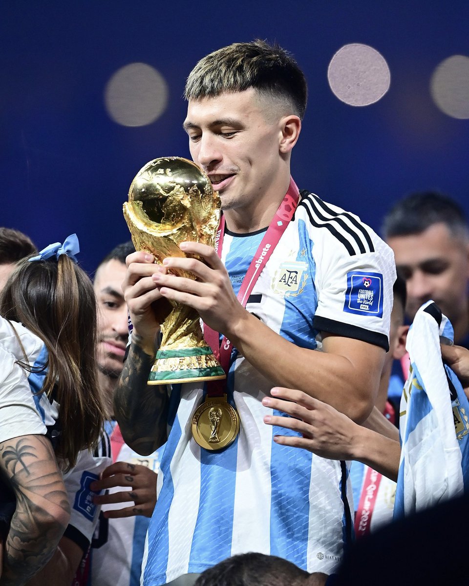 DieHardUtdFans's tweet photo. Lichaaaaaaa ❤️🏆 https://t.co/nCDrfTa9w1