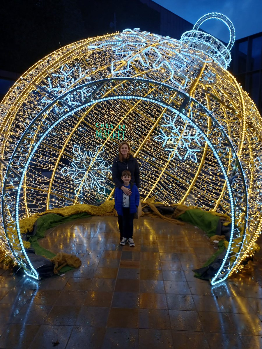 RetreatSwallows's tweet photo. Chester is so lovely at Christmas! https://t.co/MoSd6pBL5J
