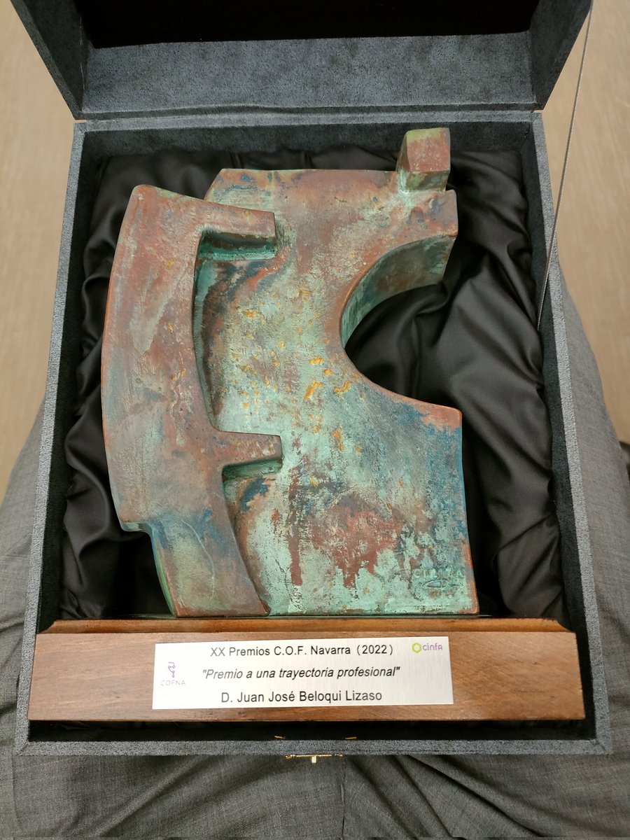jbelliz's tweet photo. Muchas gracias al @COF_Navarra por este premio. Como he dicho en el acto siento que es un premio compartido con todos los que han participado en #pharmanagen. @navarrabiomed @farmaciahun Sin vuestro talento no hubiera sido posible. https://t.co/2sMcbyKaKk