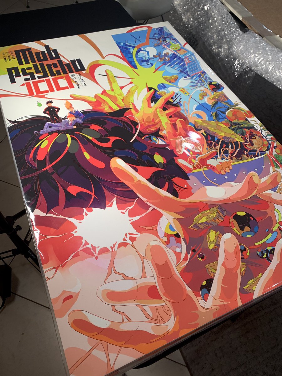 「GOT PHOTOS OF THE POSTER !!! He is HUGE 」|Deb JJ Lee @ TCAF 140のイラスト