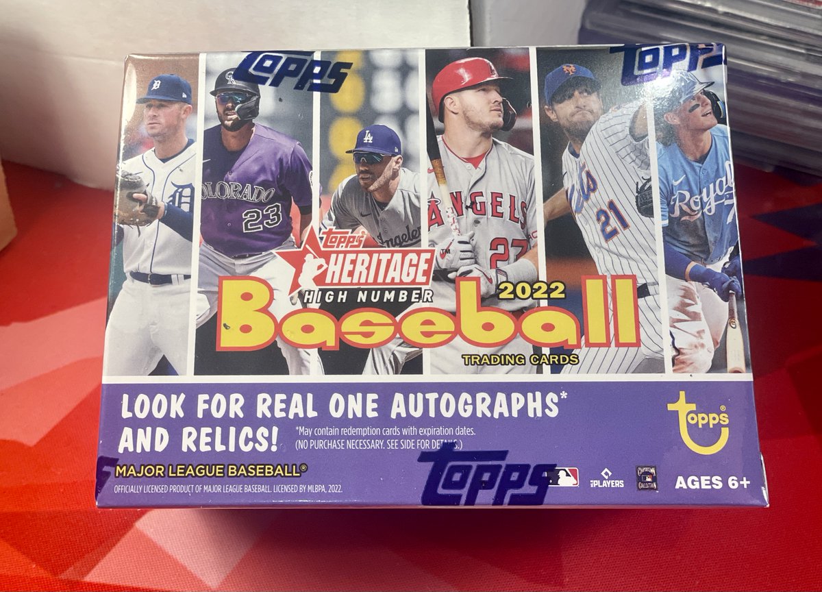 🚨GIVEAWAY🚨

Who wants to win a free blaster box of 2022 Topps Heritage High Number?

#collect #thehobby 

To enter:
▫️Retweet
▫️Like
▫️Follow <a href="/CardsMax/">Max</a> and my collecting podcast @Young_OldHeads.

Ends Sunday!

*winner will be below, have 1 week to claim or alternate chosen