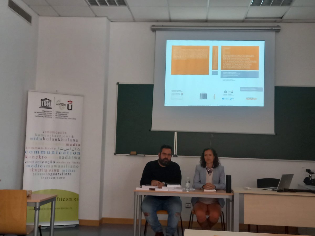flaviagomesf's tweet photo. Presentando el libro “Experiencias globales de la investigación y la innovación docente sobre comunicación en tiempos de crisis”, promovido por la Cátedra Unesco de Investigación en Comunicación. Un placer enorme trabajar con Rainer Rubira y Carmen Caffarel. https://t.co/xbZ4YJaCZf