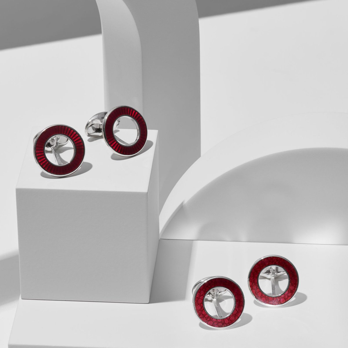 deakin_francis's tweet image. 3 Days To Go!

Still looking for Christmas inspiration? December 22nd is our last day to ensure orders are delivered on time. Find luxury present with #DeakinandFrancis for him and her on our website.

#DFHoliday #GiftsForHim #Cufflinks #GiftsForHer #ChristmasGifts #FineJewellery