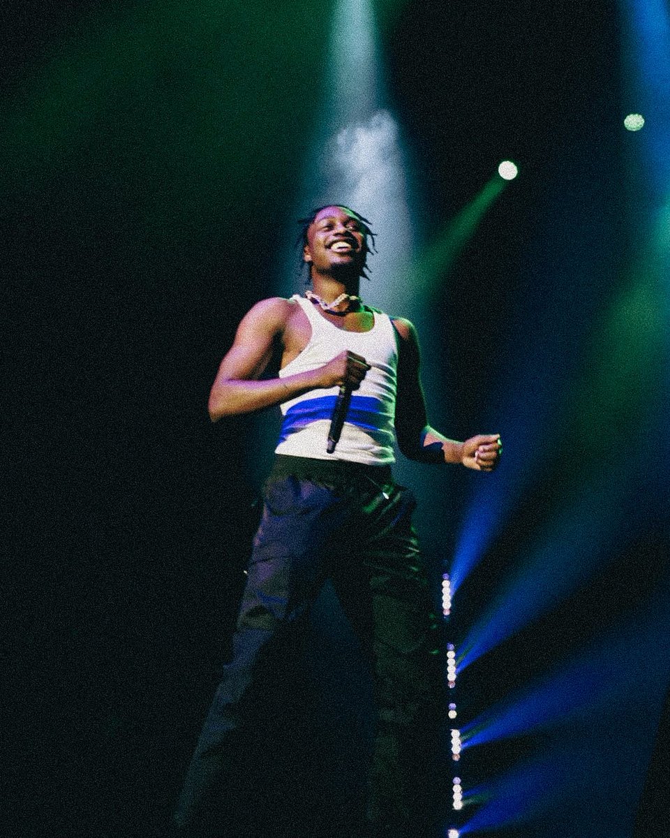 snapshotwill's tweet photo. @liltjay 
#photo #photography #photographer #concert #tour https://t.co/RVxnyc5nTm