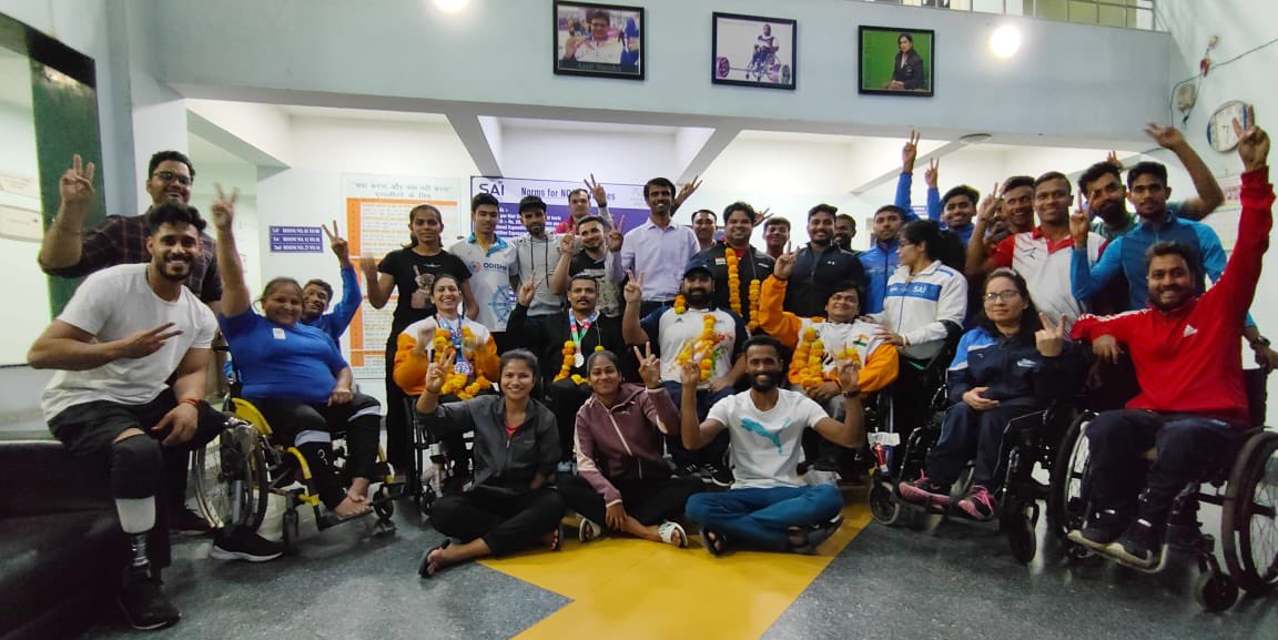 SAI_Gandhinagar's tweet photo. The Para Powerlifting Champions of NCOE Gandhinagar - Paramjeet, Manpreet and Manish were warmly welcomed by fellow Athletes and NCOE Staff on their return with medals 🏅 from Fazza World Cup in Dubai. 

@Media_SAI https://t.co/ETFXLzHN3s