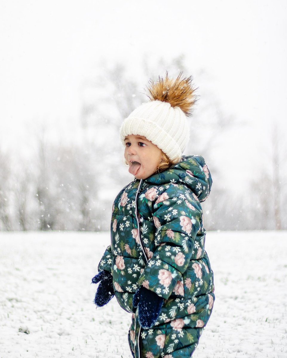 StonzWear's tweet photo. Violet loves enjoying time outside, even on the frostiest days, especially when she is so warm in the Stonz Snow Suit. 💜⁠ Find your favorite color online now!⁠ https://t.co/vlEb714uwY
.⁠
@kreynolds92
.
#lessscreenmoregreen #makingoutsideeasy #Kidswintergear #babiesgooutside https://t.co/Utm6Fg7A62