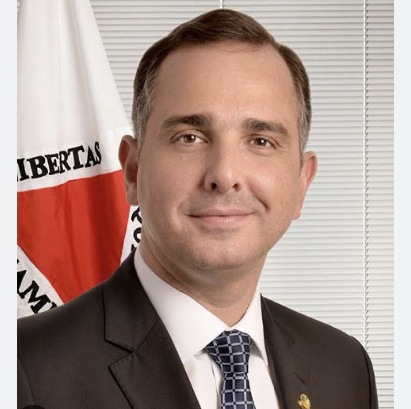 alexsilva_prof's tweet photo. Esse é o responsável pela morte da Democracia no Brasil, poderia ser reconhecido na história como o herói que salvou o país da tirania do judiciário, mas preferiu ser lembrado como capacho do STF e agora do Lula! 
@rodrigopacheco https://t.co/WFGp4kLB0V