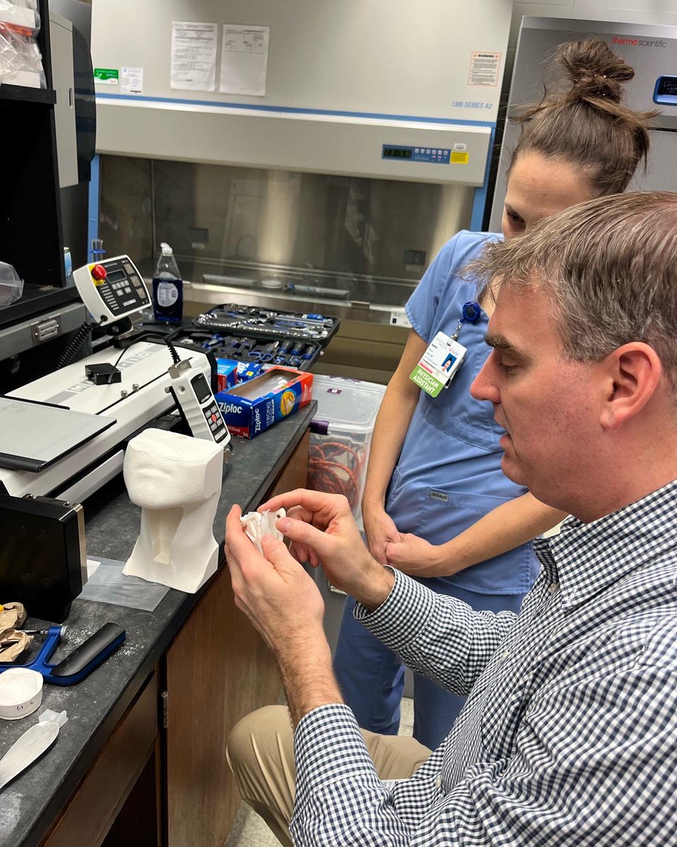 gregmd_cincy's tweet photo. It was great having one our physician assistants, Adele @balletakr in the lab, showing her our 3D printed simulation for procedures model. #DionLab #ENT #Cincinnati #laryngology #physicianassistant @UCincyMedicine @UC_CoMResearch @uc_health https://t.co/oBWeVVEAQL