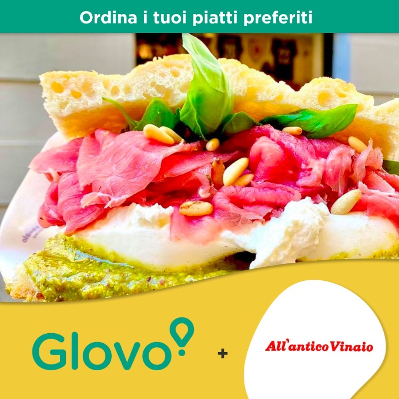 glovo's tweet photo. La tua prima consegna con Glovo è gratuita 🤩 Scarica l’app e ordina ciò che vuoi 💛