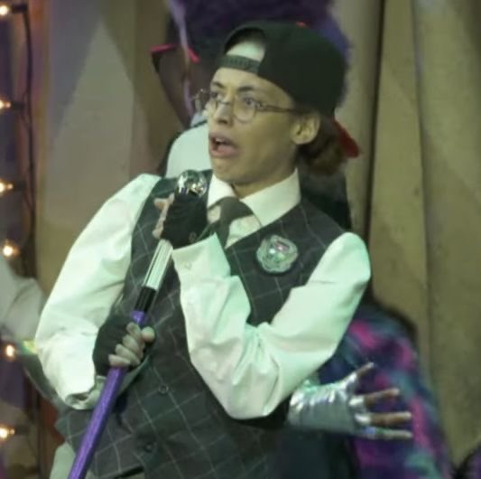 CycloneDelivery's tweet image. to : @bywhlclair 
from : @therealkaching_ 
     - “APOLOGY FOR NOT SEEING YOURS FOR SO LONG HAVE SOME SILLIES &amp;lt;333” ☆