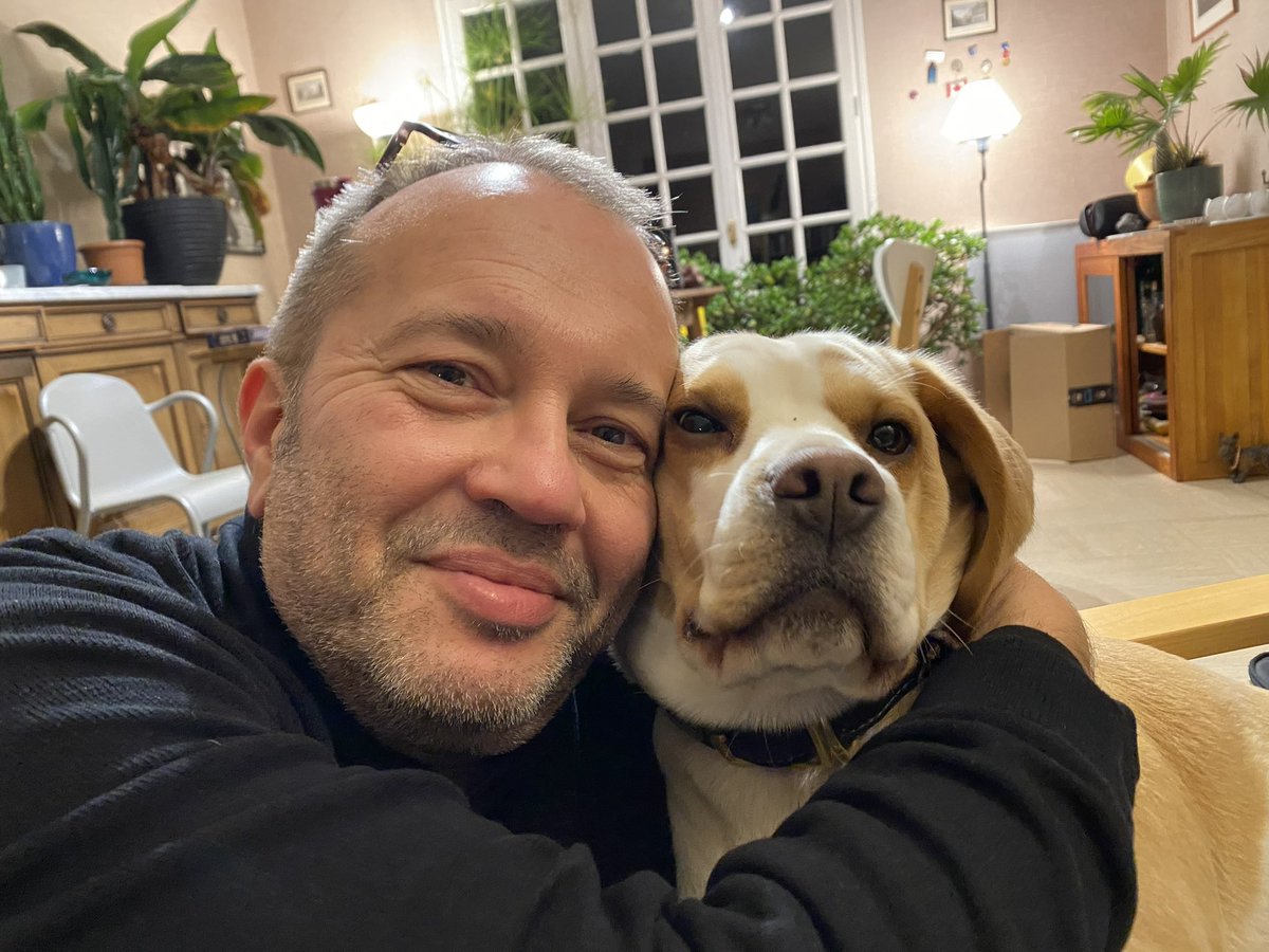 CoquineRizzo's tweet photo. Avec mon papa ! Bisoutruffe a tous et à chacun https://t.co/RHPrUA7rNC