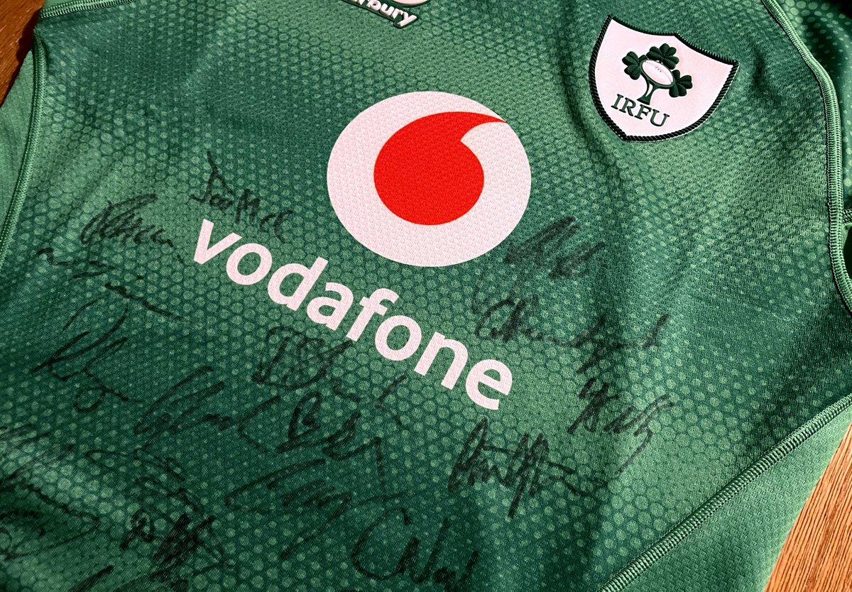 INPHOjames's tweet photo. *** DRAW IN 24 HOURS - PLEASE SHARE **** 

Funds raised will help support 2 great causes and you have the opportunity to pick up some prizes also. 

1 SIGNED HURLER ON THE MOON
1 SIGNED MURMURAION
1 SIGNED IRISH JERSEY
1 SIGNED BUNDEE AKI BOOTS

THREAD https://t.co/nSMJmfGgvV