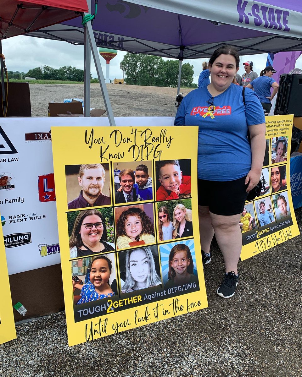 LilyMck1's tweet photo. @PattyMurray 
Pass the Omnibus Package WITH GIve Kids a Chance Act and Gabriella Miller Kids First 2.0 INCLUDED!
Kids can't fight cancer alone!  We need you to pass these laws for combination drug trials and $$ for Research.

We need your help! https://t.co/9gyYLiGOJI