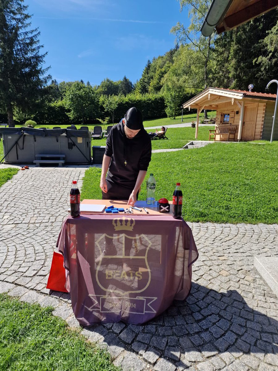 🎄Gestern wurde nach unserem Topstürmer Rico gesucht, der letztens sogar schon Angebote aus Portugal blockieren musste. Bei den Treffen ist er Cheforganisator der Beatser Sommerspiele. Danke für alles und schön, dass du da bist und nur für eine Villa auf Madeira gehen würdest.
