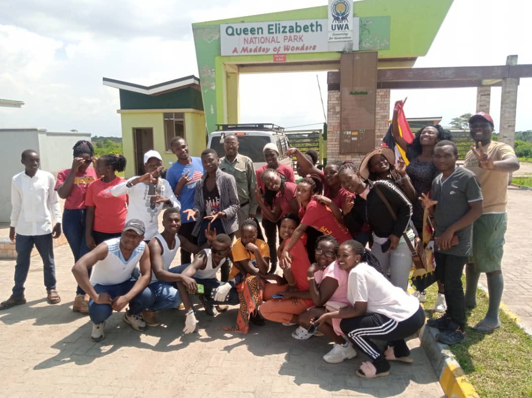 GreatLakesUniv's tweet photo. Our students of Geography and Tourism/Hospitality Management have safely returned from study trip in Queen Elizabeth National Park and related sites in Kasese, Uganda. Such opportunities present a great opportunity to appreciate and learn from Mother Nature. Well be back! https://t.co/fSD1GqBi9b