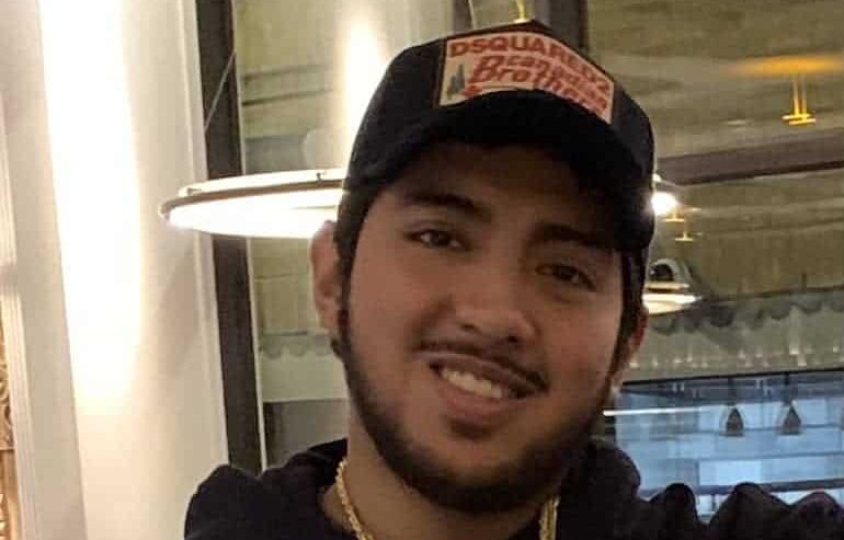 Southwark_News's tweet image. Police release horrifying footage in a bid to catch killers who stabbed man in front of his mother

@metpoliceuk #Elephant 
southwarknews.co.uk/news/crime/pol…