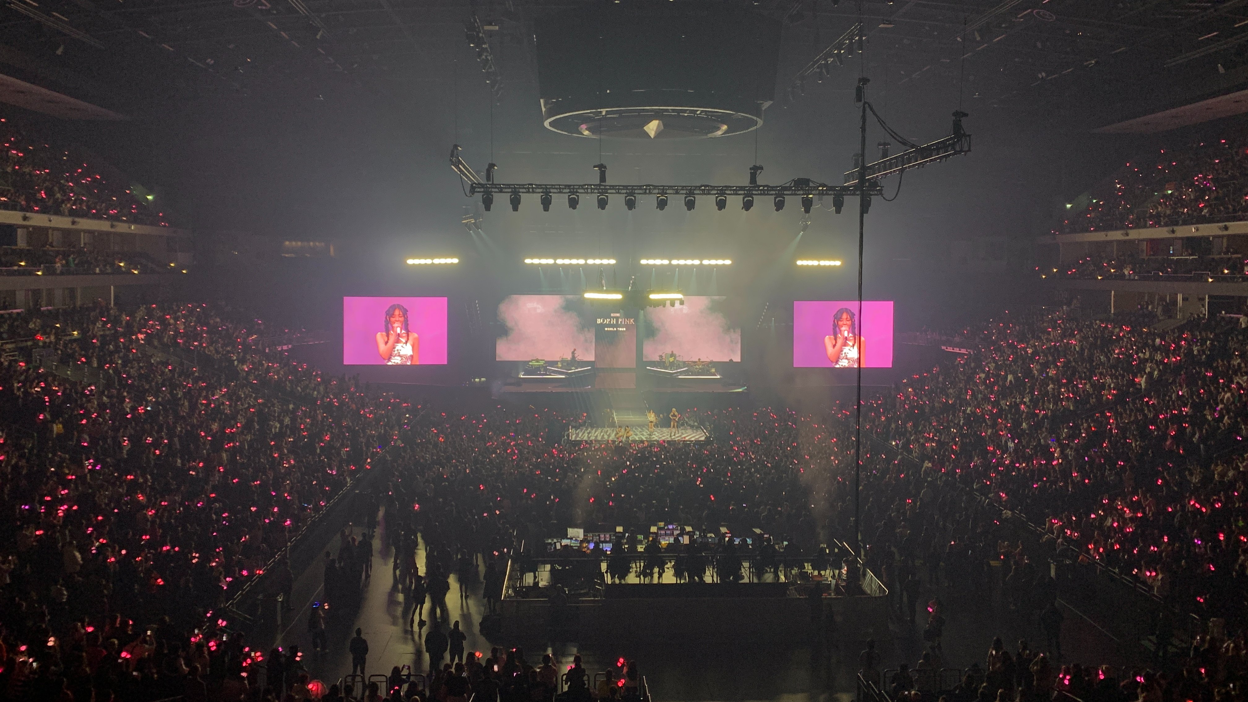 Mercedes Benz Arena on X